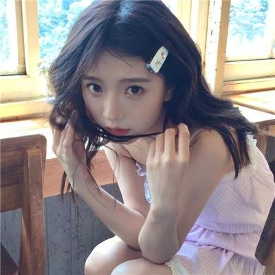 看她轻轻的飞起